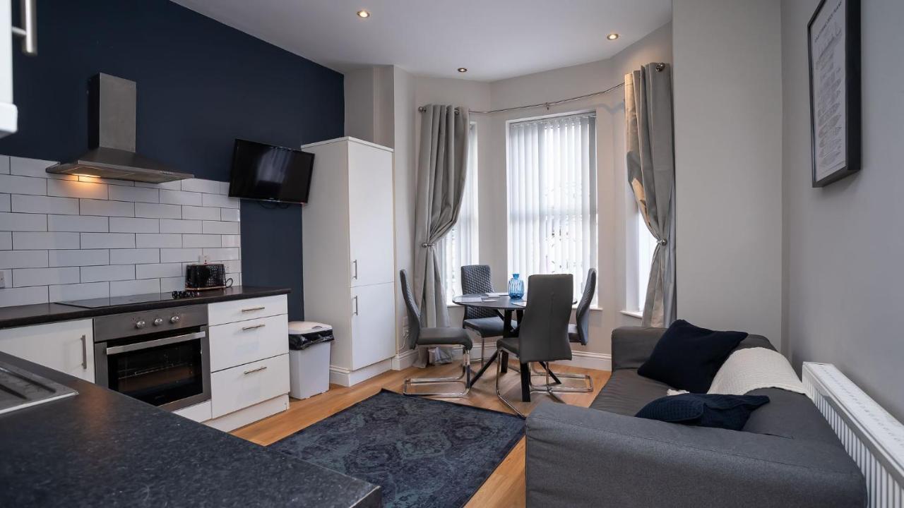 2 Bdr & 1 Bdr Apartments At Queens Uni By Belfast City Breaks Ngoại thất bức ảnh