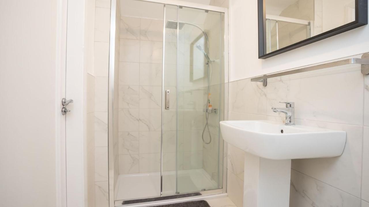 2 Bdr & 1 Bdr Apartments At Queens Uni By Belfast City Breaks Ngoại thất bức ảnh