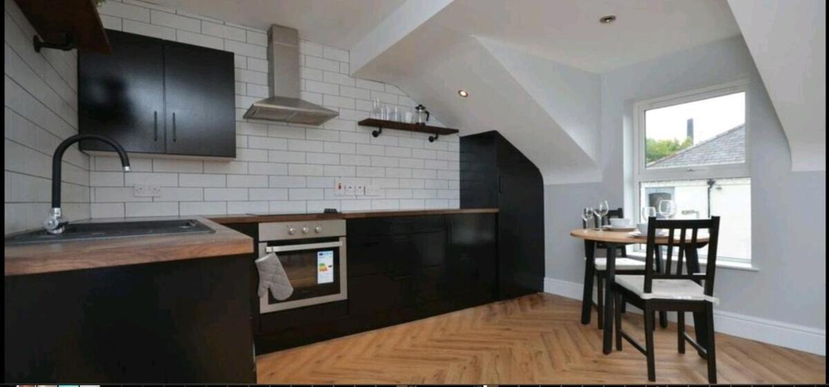2 Bdr & 1 Bdr Apartments At Queens Uni By Belfast City Breaks Ngoại thất bức ảnh