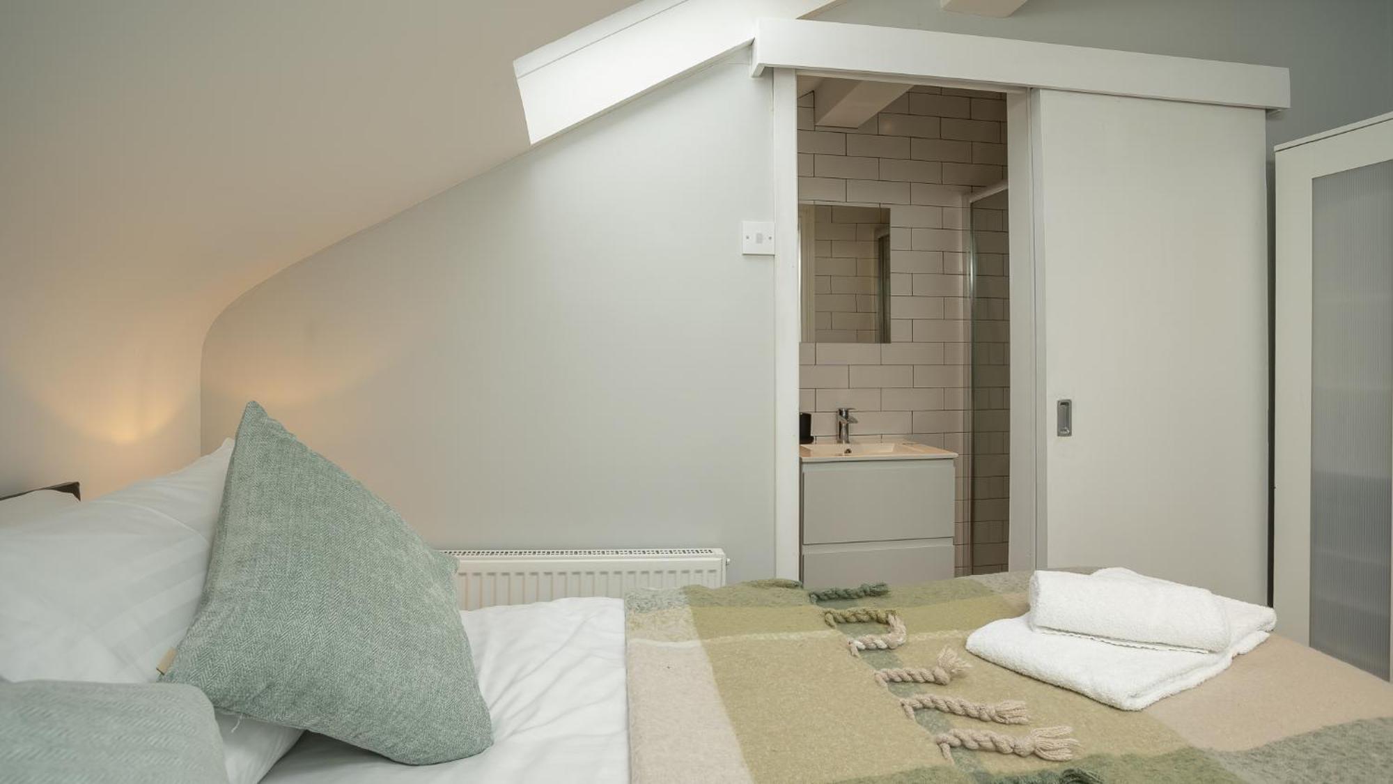 2 Bdr & 1 Bdr Apartments At Queens Uni By Belfast City Breaks Ngoại thất bức ảnh
