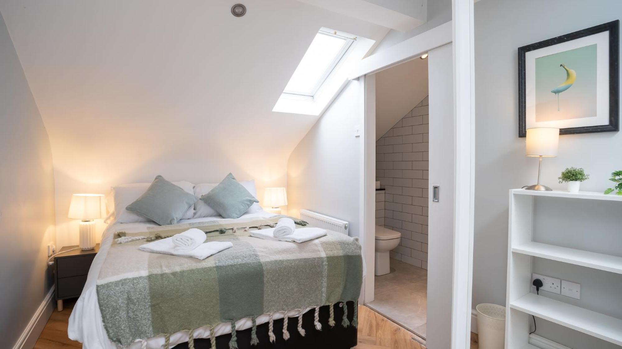 2 Bdr & 1 Bdr Apartments At Queens Uni By Belfast City Breaks Phòng bức ảnh